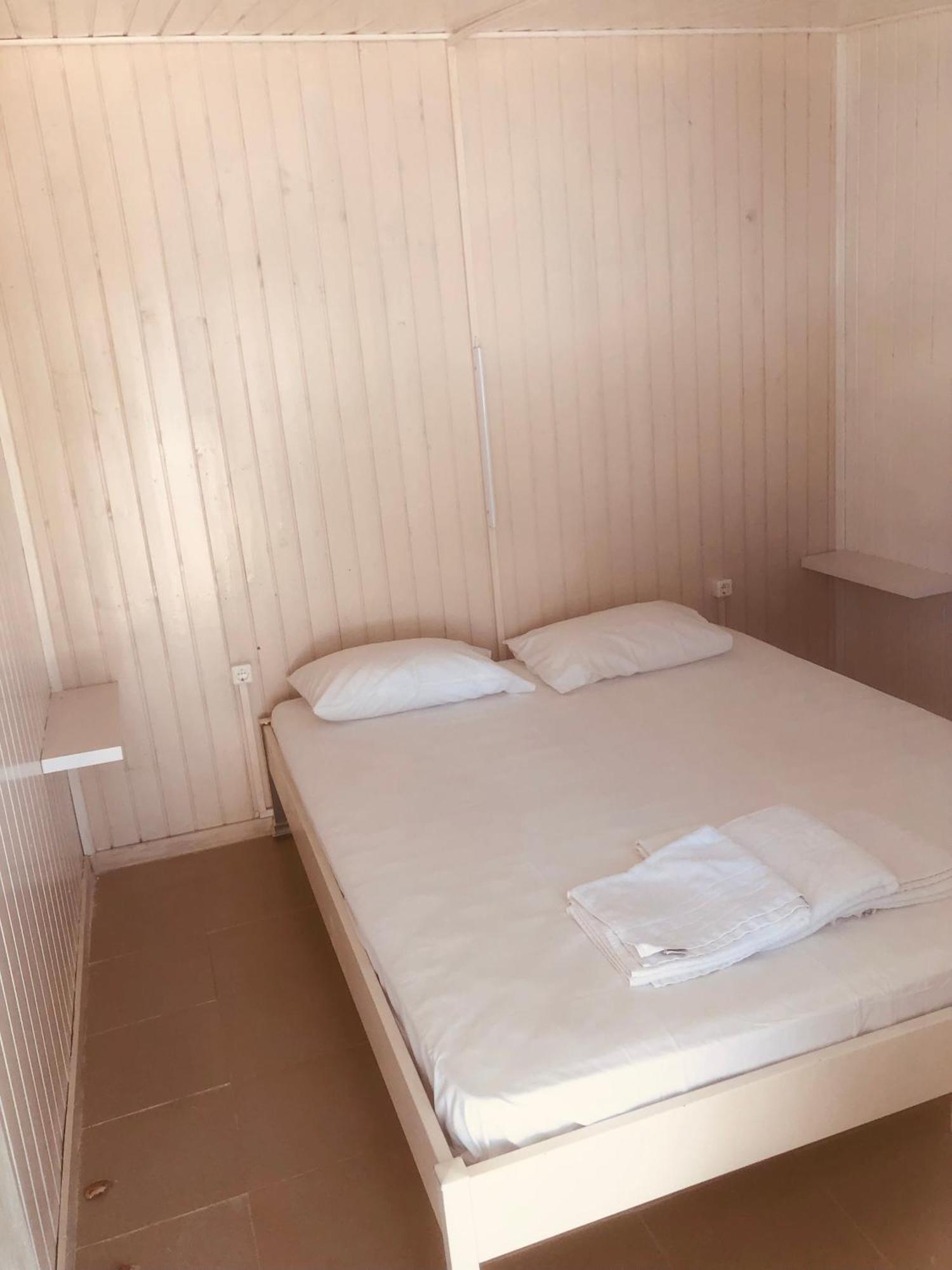 Barreira Beachfront Rooms 6 Каламата Екстер'єр фото