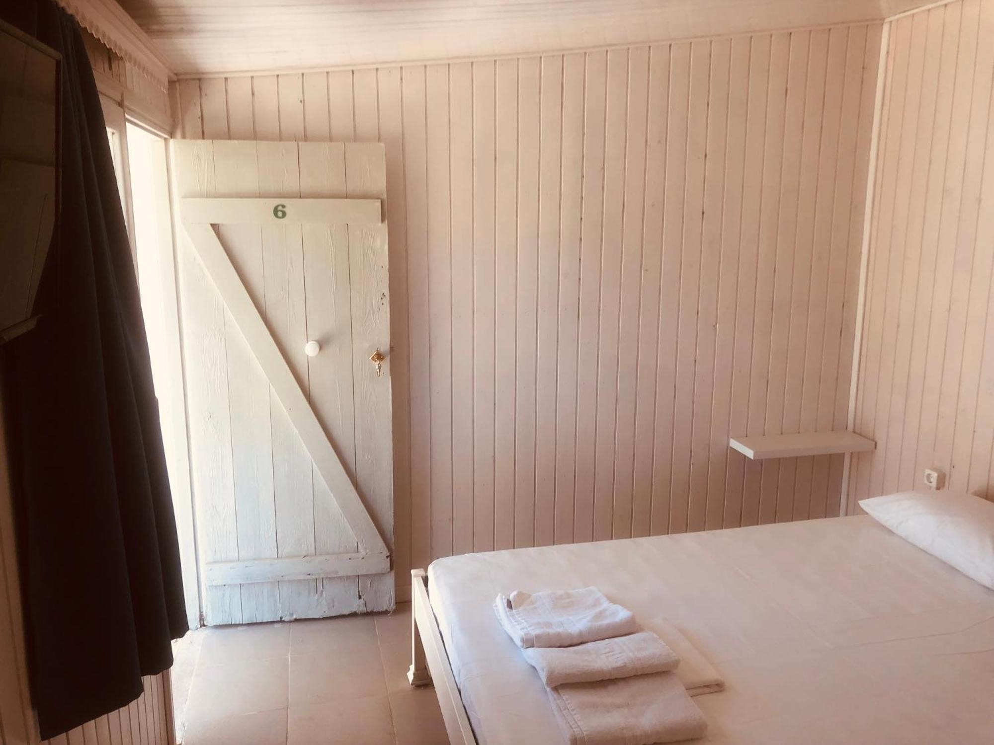 Barreira Beachfront Rooms 6 Каламата Екстер'єр фото